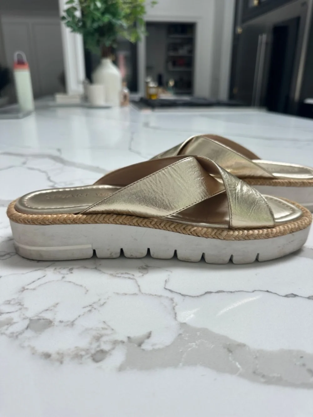Stuart Weitzman Gold Metallic Sandals Sz 6